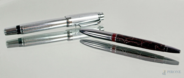 Lotto di due penne biro, marche diverse, lunghezza max cm 12,5