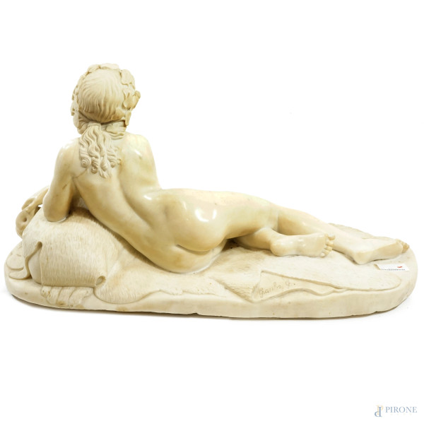 Scultura in marmo bianco rappresentante una baccante, firmata Gamba G., da un modello di Luigi Bi...