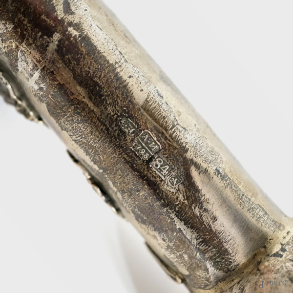 Yad in argento cesellato, recante punzoni russi "1798", gr 124, lunghezza cm 47, (difetti)