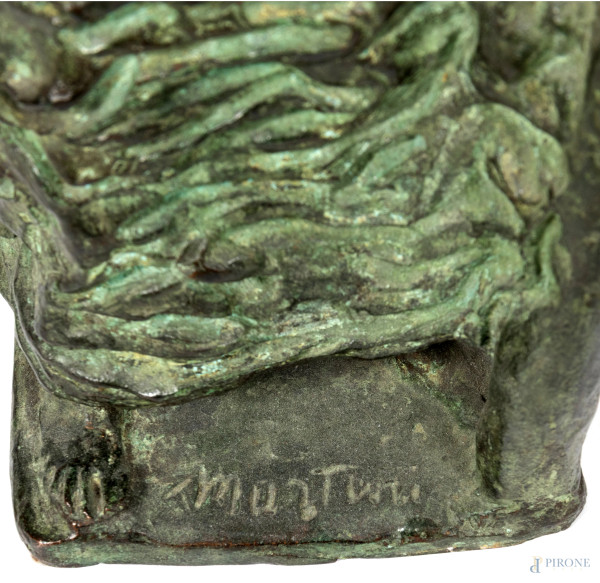 Donna al vento, scultura in bronzo, altezza cm 34, firmato alla base "Martini"