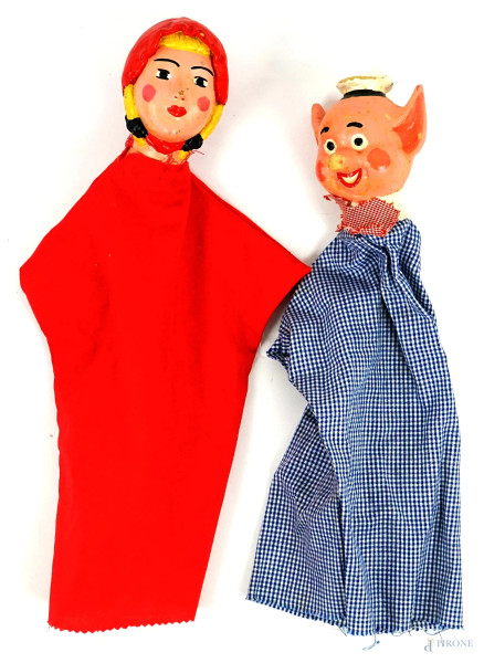 Lotto di due marionette anni '40-'50, personaggi tratti dalle fiabe "Cappuccetto Rosso" e "I tre porcellini", misure max cm 34x16,5, (difetti).