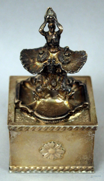 Fontana del Tritone, miniatura in argento poggiante su base, h cm 9,5.