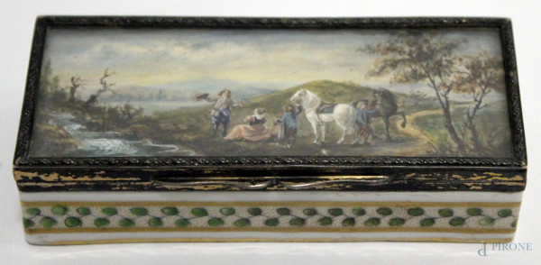 Scatola portapillole con coperchio dipinto a soggetto di paesaggio con figure, XIX° sec., marcato, h. 2,5X10X4 cm