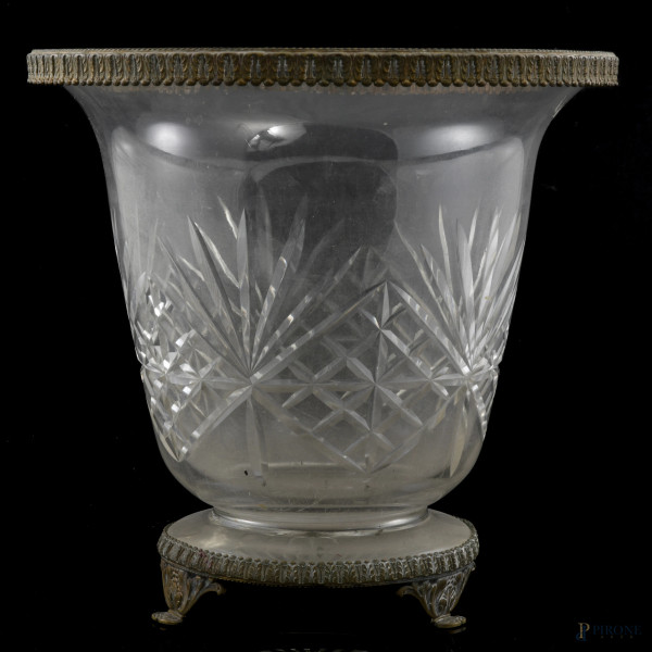 Vaso portaghiaccio in cristallo, XX secolo, altezza cm 24, (segni di usura, difetti)