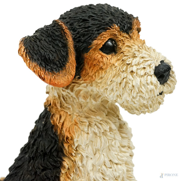 Cane, scultura in resina policroma, cm 23,5, XX secolo, (lievi difetti).