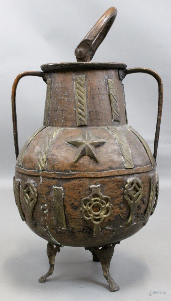 Grande recipiente in rame, a due anse ed un manico, altezza cm. 64, XIX secolo.