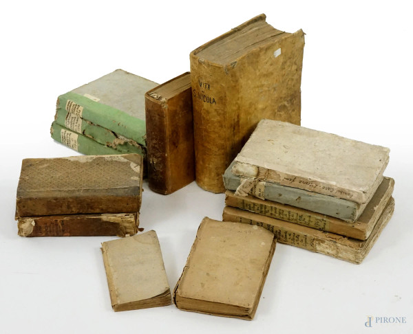 Lotto di tredici libri del XVIII e XIX secolo, (difetti, macchie e pagine recise).
