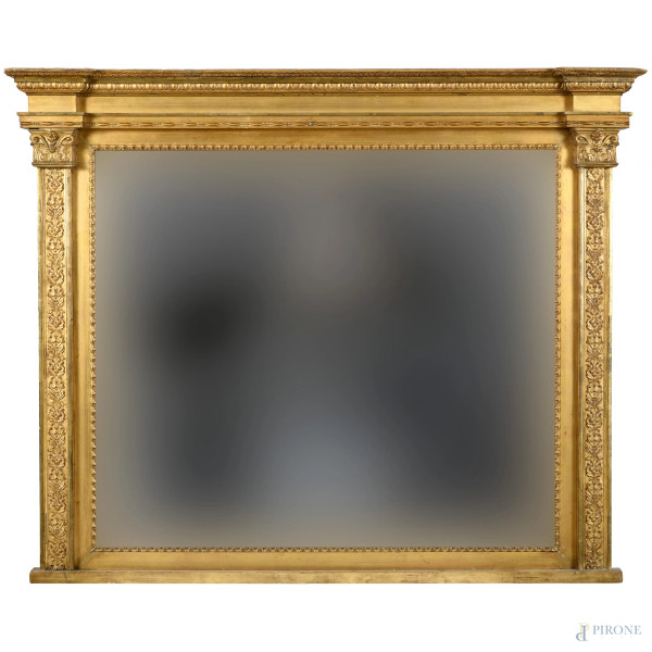 Specchiera in legno intagliato e dorato, XX secolo, misure complessive cm 89,5x109,5, (segni di usura)