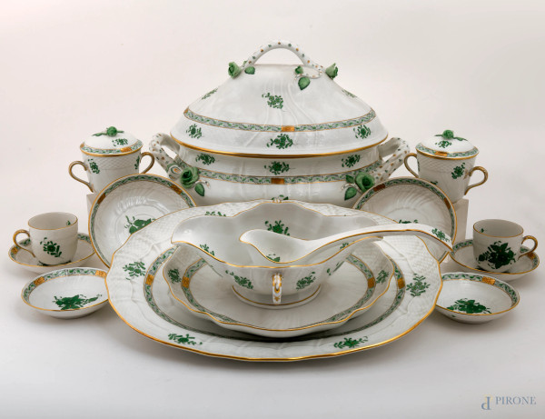 Servizio di piatti Happonyi Herend in porcellana, misura massima della zuppiera cm 30x37x25 circa...