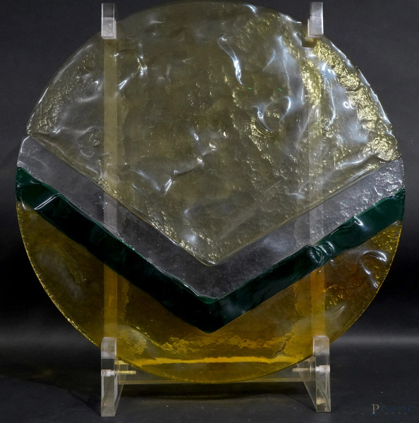 Attribuita a Roberto Pamio (Venezia, 1937-2021) e Renato Toso (Murano, 1940), scultura in vetro nei toni del verde e del giallo con base in pexiglass, Leucos, 1970 circa, diametro cm 57