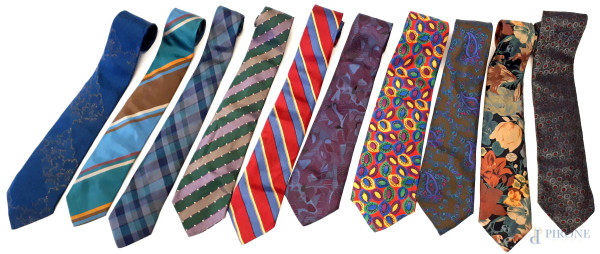 Cravatte vintage anni 70 e 80, lotto composto da 10 cravatte da uomo in seta diversi marchi grandi firme