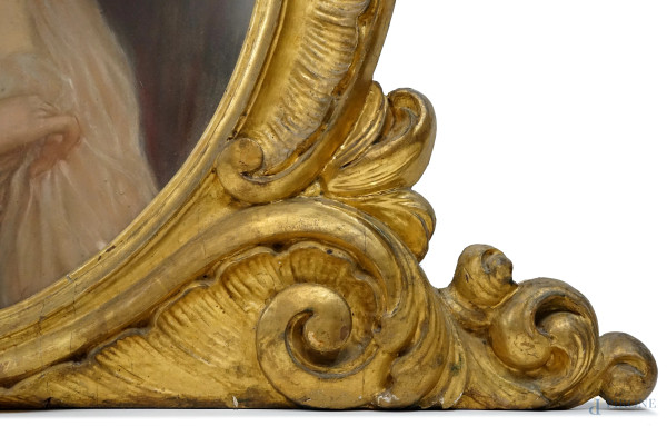 Coppia di importanti cornici in legno dorato del XIX secolo, con due pastelli ad assetto ovale ra...