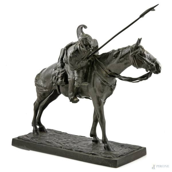 Francesco Ferruccio Crespi (1861-1891), Soldato a cavallo, scultura in bronzo, cm 49x49x19, (lievi segni di usura)