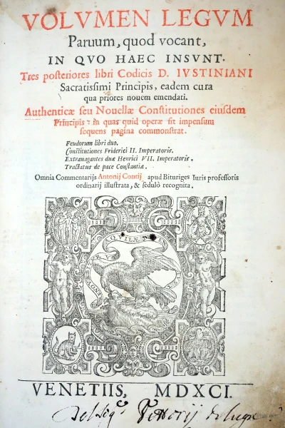 Corpus Iuris Civilis, Venezia, 1591. Quattro volumi: Pandectarum digestum vetus Iuris Civilis, tomi I e II; Codicis Domini Iustiniani Constitutiones Imperiales complectentis; Volumen Legum quod paruum vocant in Quo Haec Insunt,  (difetti)