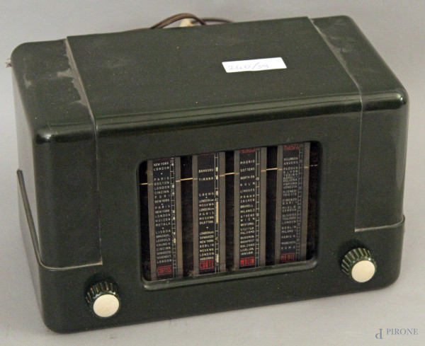 Vecchia radio in bachelite