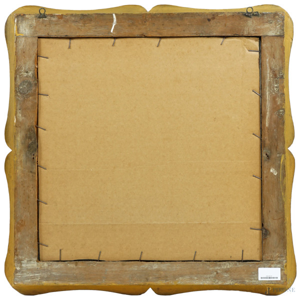 Specchiera a guantiera in legno dorato con decori a motivi vegetali, sec. XIX, cm 77x77. (Difetti...