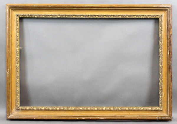 Cornice Salvator Rosa in legno dorato, ingombro cm. 120x83, specchio cm. 103,5x66,5, (difetti)
