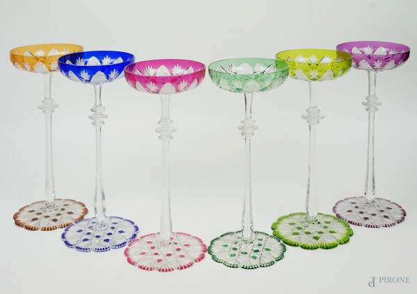 Baccarat, Sei coppe da champagne in cristallo controtagliato multicolore, XX secolo, cm h 27,5