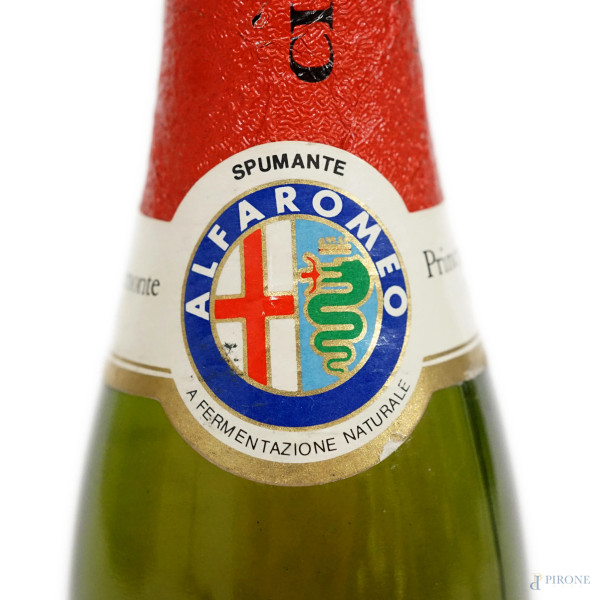 Lotto di due bottiglie da 20 cl di vino spumante Brut Pinot-Chardonnay Cinzano e Principe di Piem...