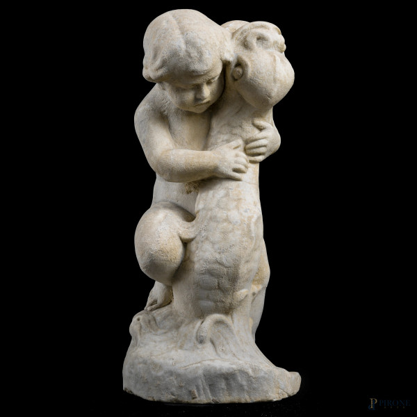 Putto con delfino, XX secolo, scultura in marmo, altezza cm 40, (segni di usura, restauri, scalfi...
