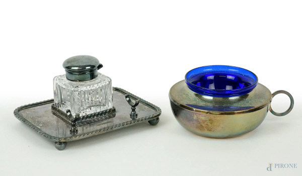 Lotto composto da un calamaio ed  un portacandela in metallo argentato, ampolla e vaschetta in vetro, XX secolo, misure max cm8x13x11, (mancanze)