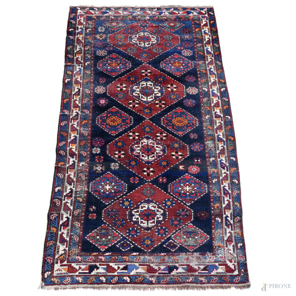 Tappeto, cm 132x235, (segni di usura, difetti)