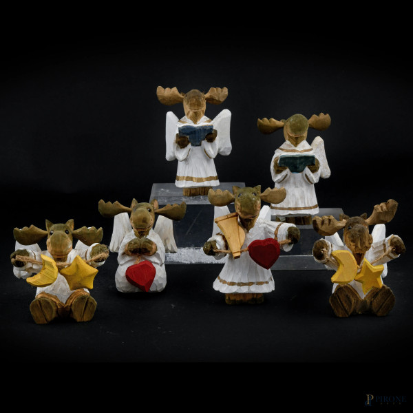 Lotto di 6 segnaposto a guisa di renna di Natale in legno dipinto, XX secolo, altezza cm 13 (segni di usura, difetti)