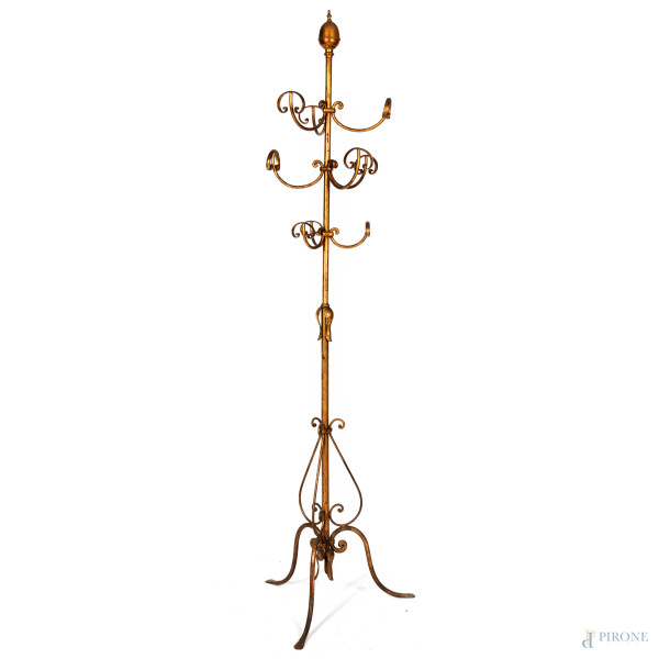 Appendiabiti in ferro battuto dorato, XX secolo, altezza cm 200, (segni di usura, difetti)