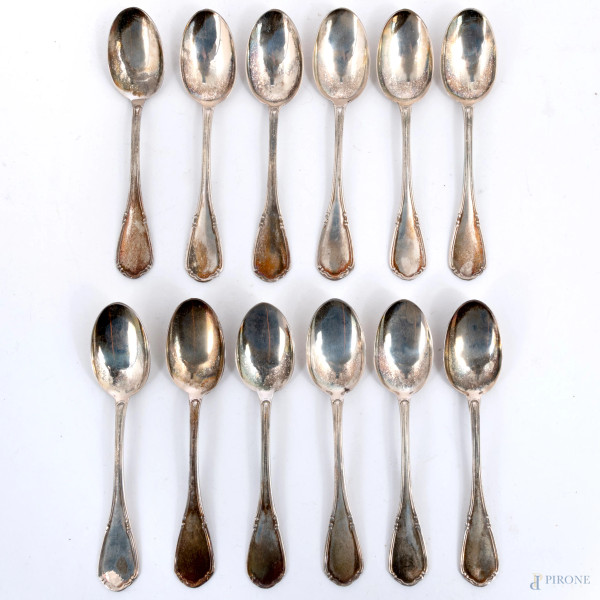 Lotto di 12 cucchiaini da the in argento 800/000, lunghezza cm 12, peso complessivo gr 150