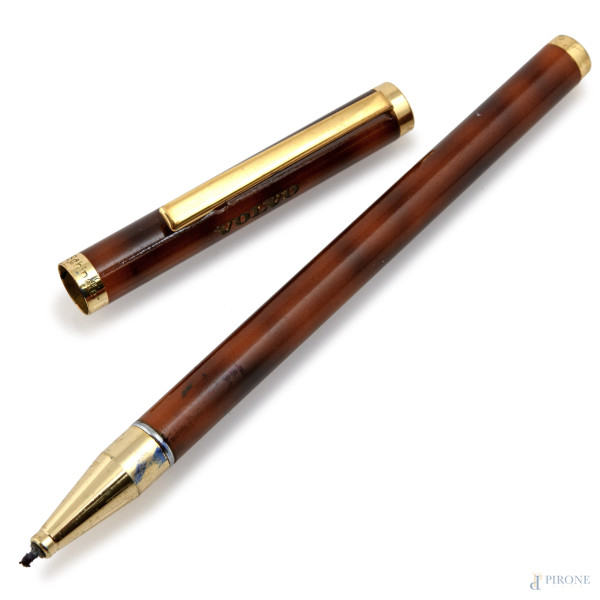 Penna a inchiostro marcata Volvo , (da revisionare)