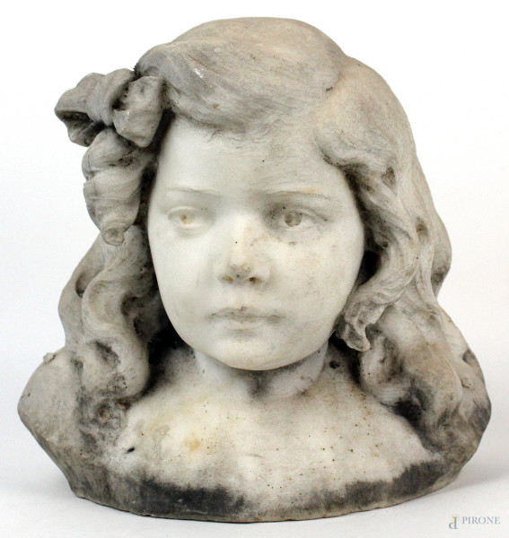 Testa di bambina in marmo di Carrara, altezza cm 24, XIX secolo