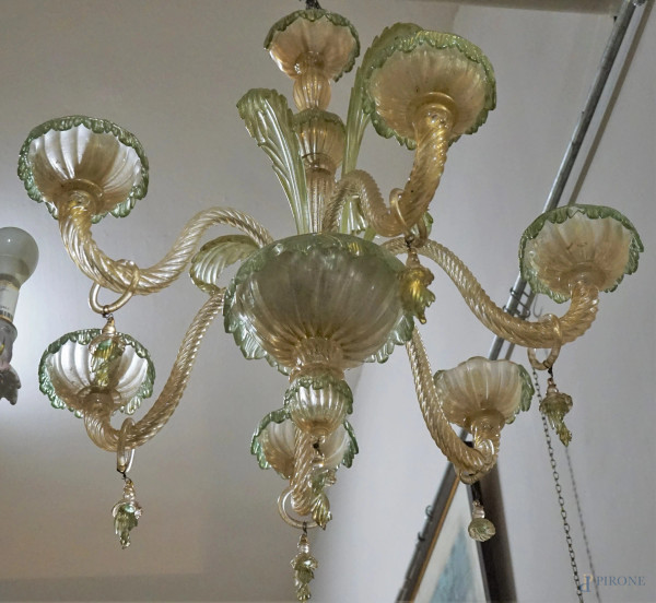 Lampadario in vetro di Murano a sei luci, cm h 65 circa, (difetti e mancanze).