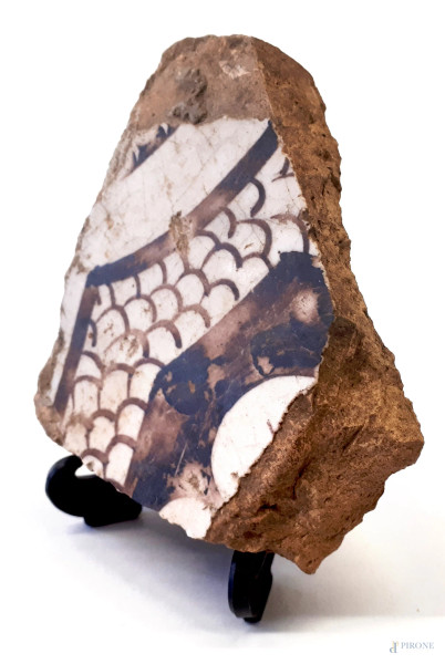 Antico frammento a decoro policromo