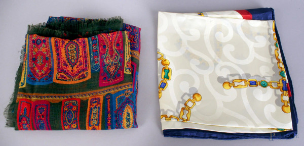 Lotto composto da due foulard di cui uno firmato Renato Balestra.