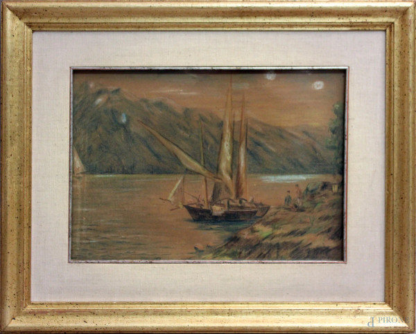 Scorcio lacustre con imbarcazione, dipinto a tecnica mista su carta, cm 21 x 30, entro cornice.