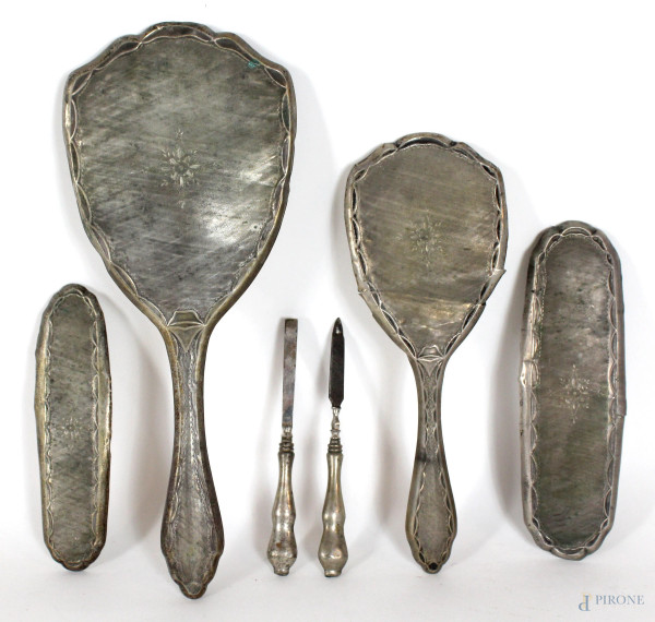 Set da toeletta in argento, prima met&#224; XX secolo, tot. 6 pz. (difetti e mancanze)