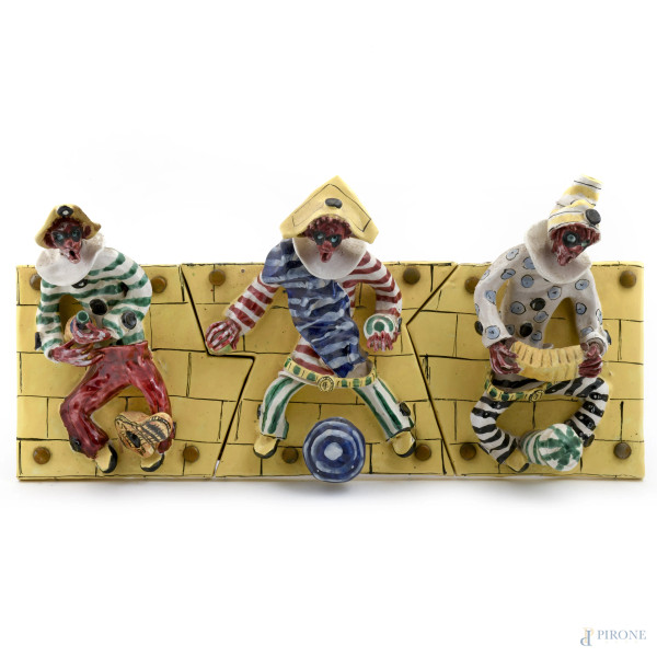 Crocifisso in bronzo e smalto blu, XX secolo, cm 18x11