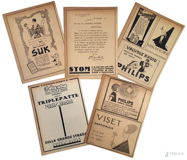 Lotto composto da cinque locandine, inizi XX secolo, stampa fronte e retro di pubblicità d’epoca, cm 24x18 cadauna