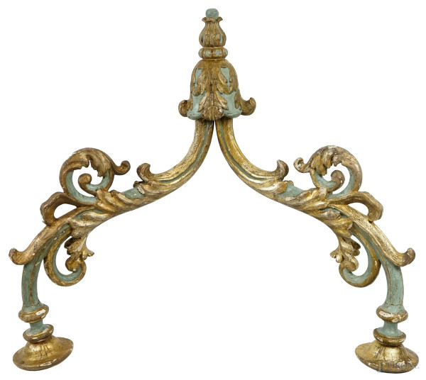 Applique in legno intagliato, dorato e laccato, cm  80x126, XIX secolo, (difetti).
