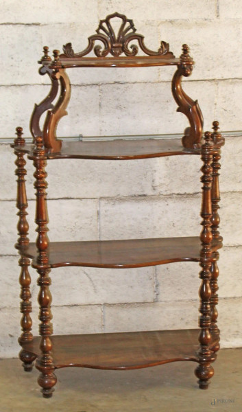 Etagere in noce di linea mossa