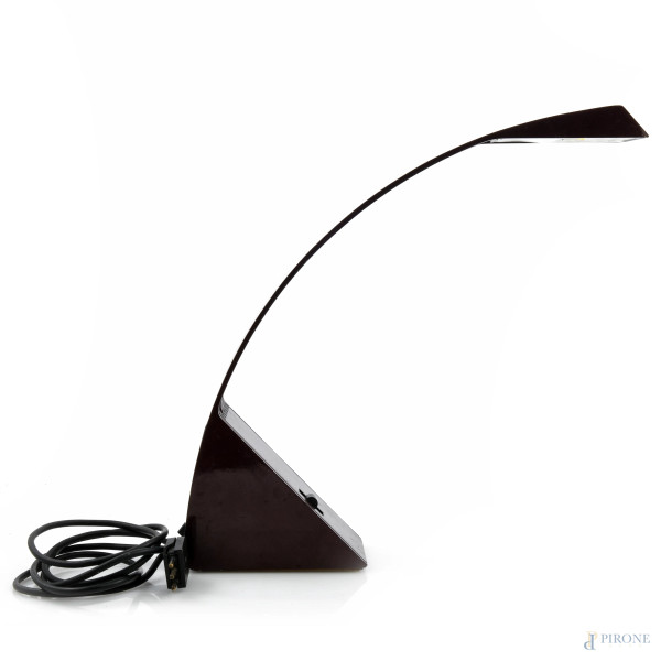 Marco Zotta, Lampada da scrivania Arcobaleno, metallo verniciato, altezza cm 40, (segni di usura, graffi, difetti, da revisionare)