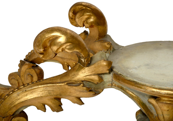 Consolle in legno laccato e dorato con piano in marmo, XIX secolo, cm 96x 130x60, (difetti)