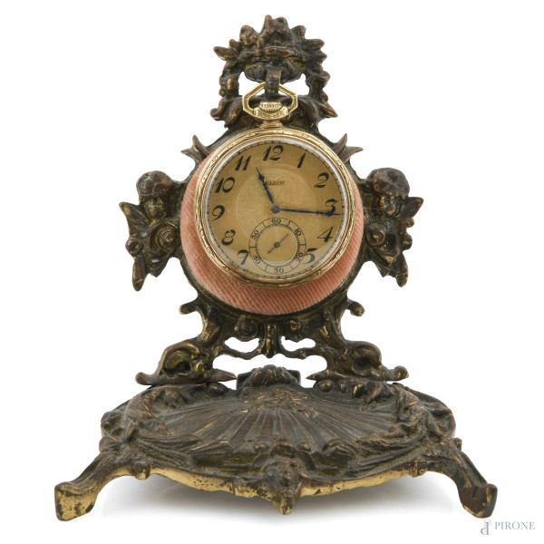 Orologio da tasca in oro 14 kt, diametro cassa cm 4, su supporto in bronzo cesellato, (segni di usura, da revisionare)