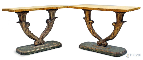 Due tavolini bassi in legno laccato e dipinto a finto marmo, struttura dorata e scolpita a foglie d'acanto, XIX secolo, cm 58x80x39, (difetti)