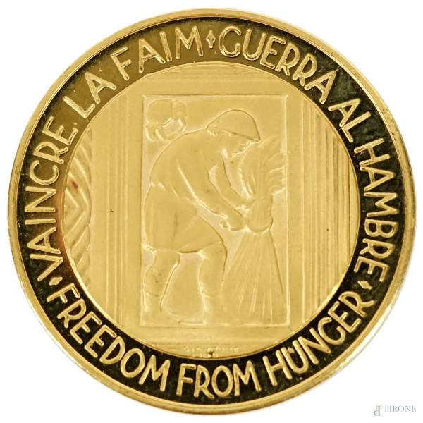 Medaglia in oro FAO, XX Anniversario 1945-1965, diametro cm 24,4, , peso gr. 8
