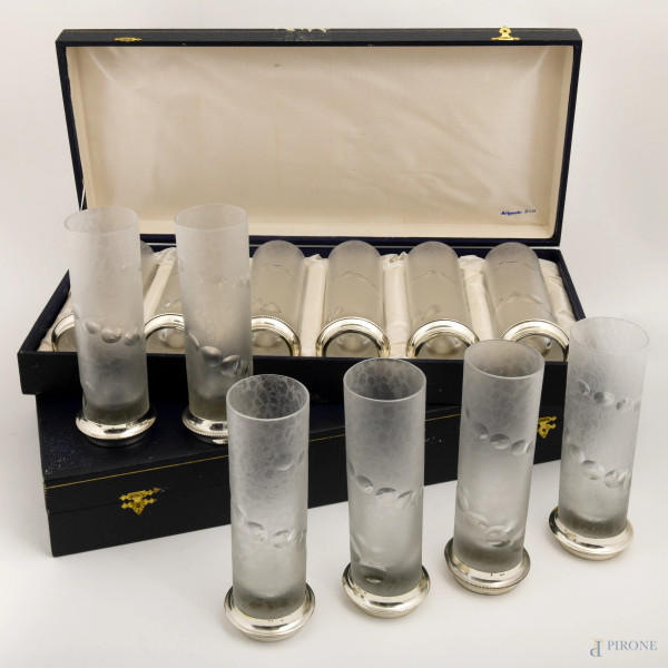 Due set da sei bicchieri flutes in vetro Sevres con base in argento 800/000. In scatola originale.
