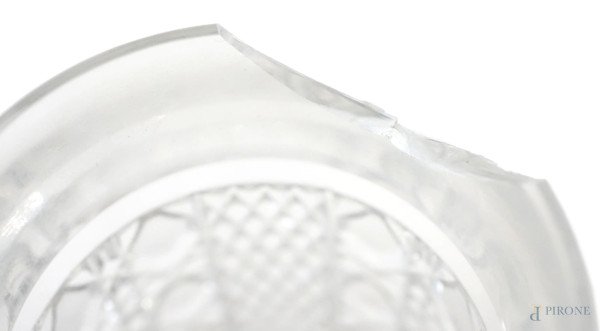 Lotto di sei bicchieri in cristallo controtagliato e metallo argentato, altezza cm 14 (rotture)