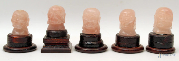 Lotto composto da cinque teste di Budda in quarzo rosa, H 5 cm.