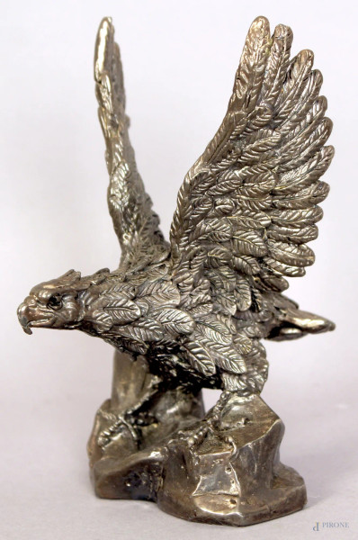 Aquila, scultura in metallo argentato, altezza 13,5 cm.
