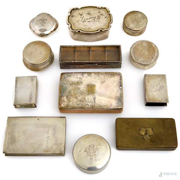 Lotto di 12 scatoline in argento e metallo argentato, misure massime cm 8x5x2, peso argento gr 360